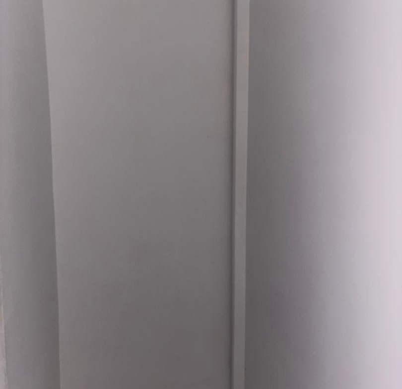 810